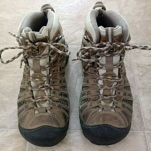 Keen Womens Voyageur Vented Hiking Shoes Sz 8.5